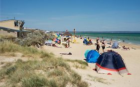 Aspendale Beach Escape -Walk To Mordialloc